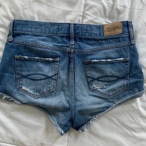 Abercrombie jean shorts size 27